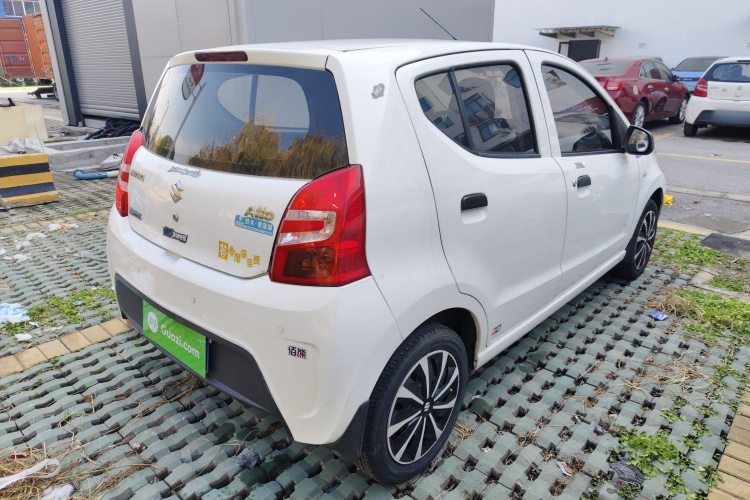 铃木 奥拓 2013款 改款 1.0L 手动舒适型车身外观6005