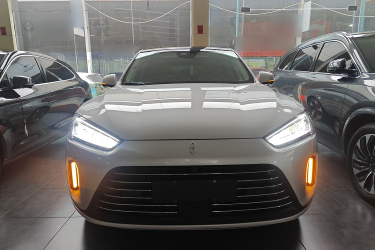 鸿蒙智行 问界M5 2022款 增程后驱标准版车身外观2