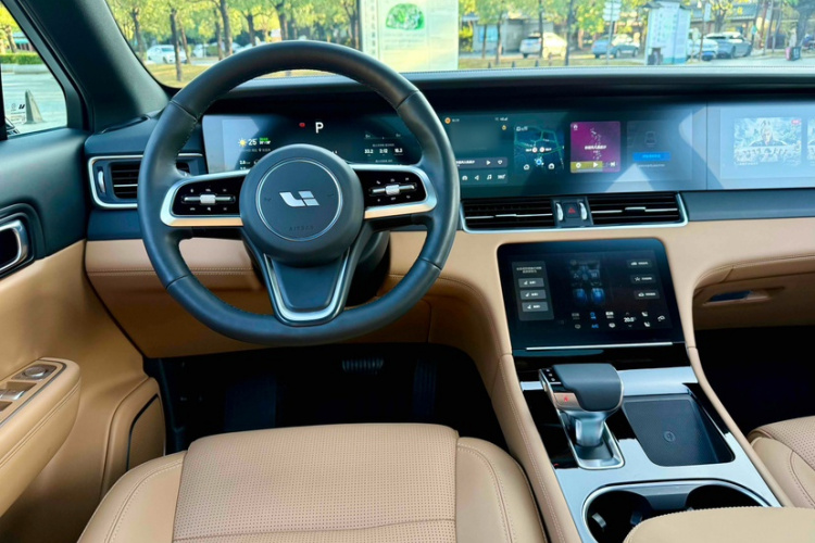 理想汽车 理想ONE 2021款 增程6座版中控内饰7003