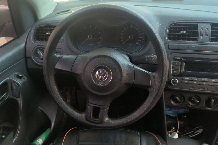 大众 Polo 2011款 1.4L 手动致乐版中控内饰13