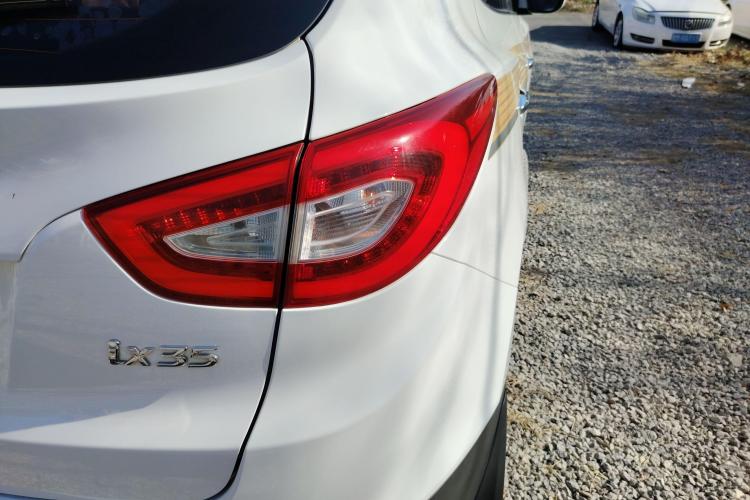 北京现代ix35 2015款 2.0L 自动两驱智能型 国IV车身外观9