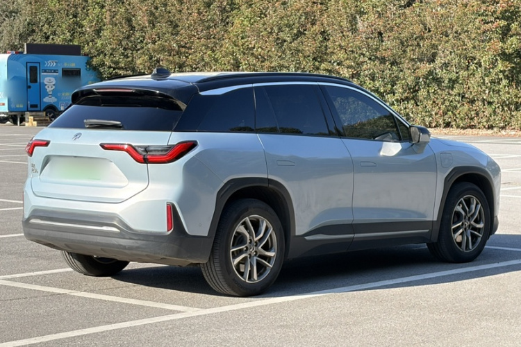 蔚来ES6 2019款 420KM 运动版车身外观6004