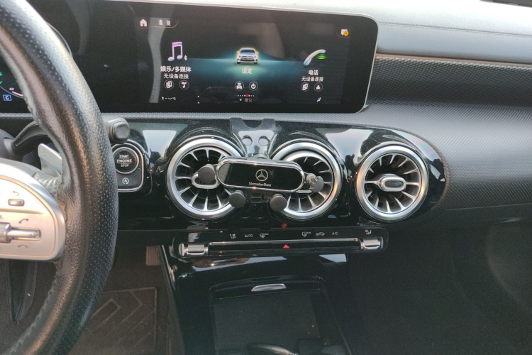奔驰A级 2020款 A 200 L 运动轿车局部细节16