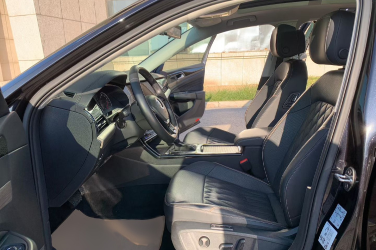 大众 帕萨特新能源 2020款 430PHEV 混动豪华版 国VI中控内饰7002