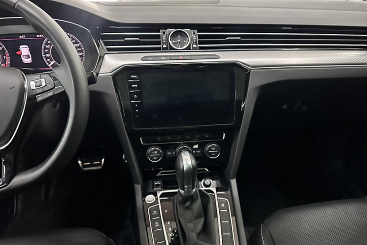 一汽-大众CC 2019款 330TSI 魅颜版 国V中控内饰7003