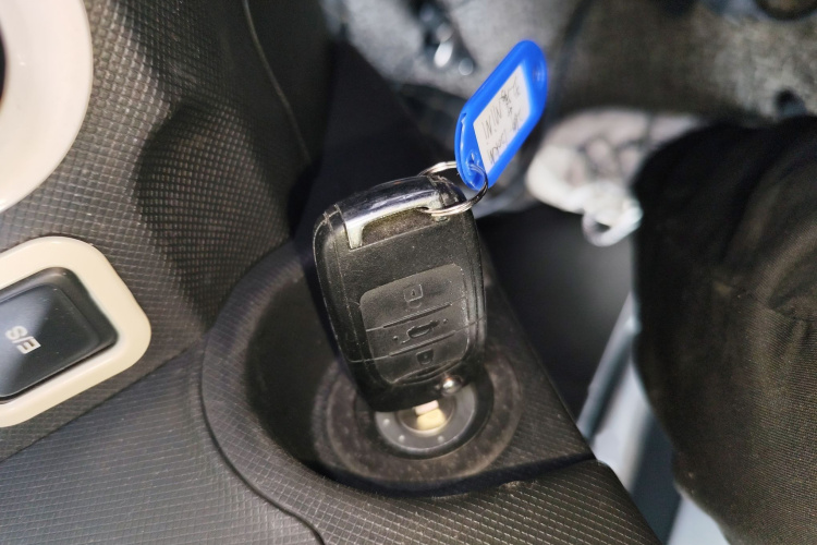 五菱汽车 宏光MINIEV 2021款 马卡龙时尚款 三元锂中控内饰7001