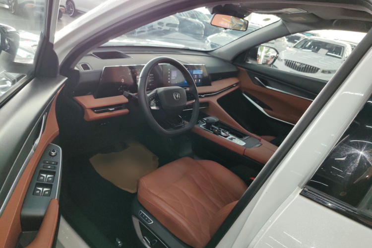 长安CS75 PLUS 2024款 第三代 冠军版 2.0T 智驾劲擎型中控内饰19