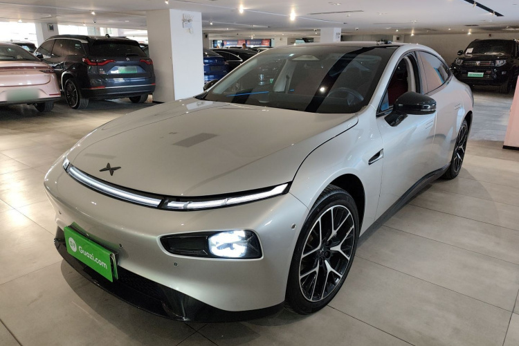 小鹏P7 2023款 P7i 702 Pro车身外观1