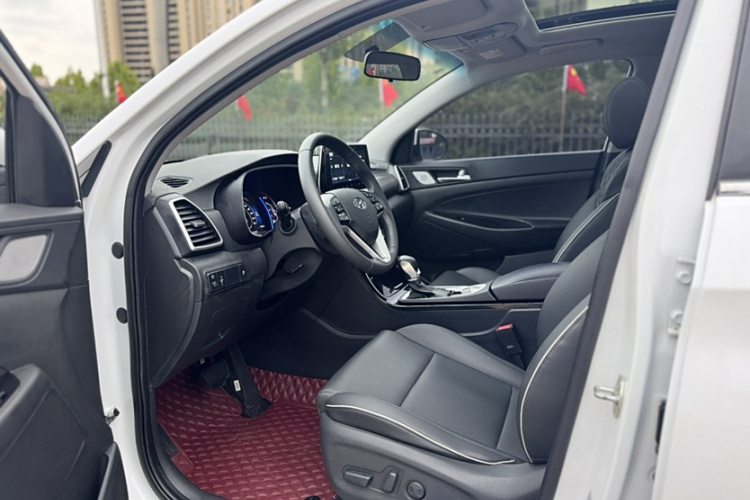 现代 途胜 2019款 280TGDi 双离合两驱时尚版 国VI中控内饰7005