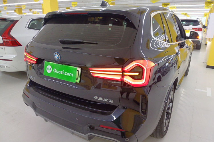 宝马iX3 2024款 领先型车身外观7