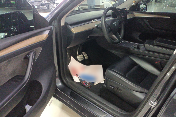 特斯拉 Model Y 2022款 Performance高性能全轮驱动版中控内饰20