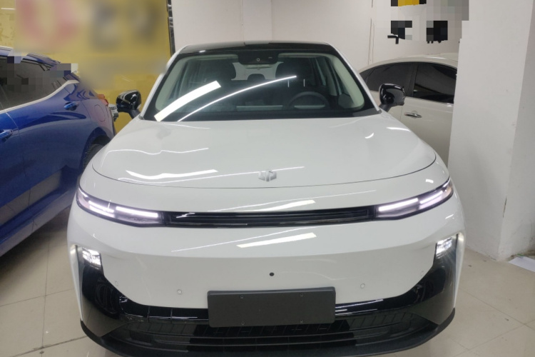 零跑汽车 零跑B10 2025款 510悦享版车身外观2