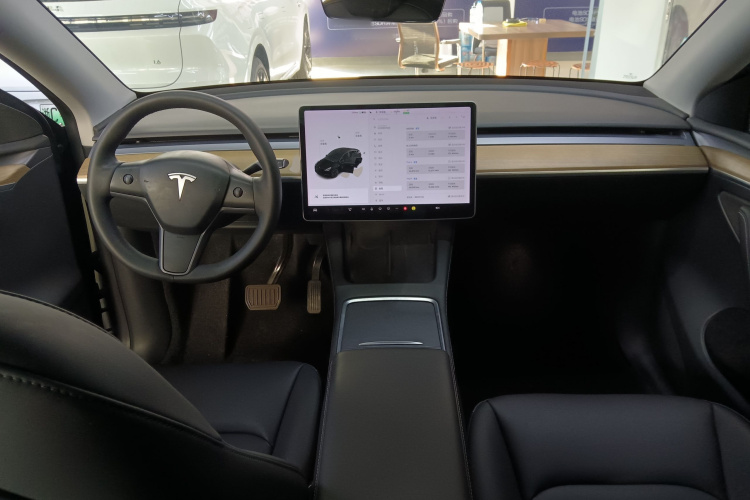 特斯拉 Model Y 2021款 标准续航后驱版中控内饰7002