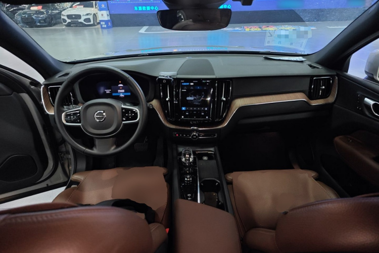 沃尔沃XC60 2023款 B5 四驱智远豪华版中控内饰7002