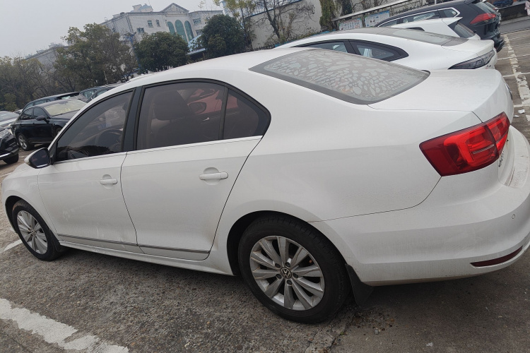 大众 速腾 2015款 1.6L 手动舒适型车身外观4