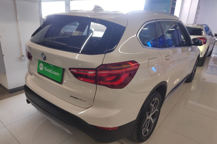 宝马X1 2019款 sDrive18Li 尊享型车身外观6005