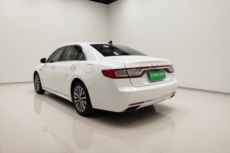 林肯大陆 2019款 2.0T 两驱尊雅版 国VI车身外观5