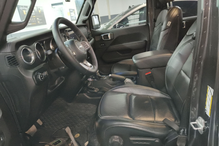 Jeep 牧马人 2021款 2.0T 80周年纪念版中控内饰19