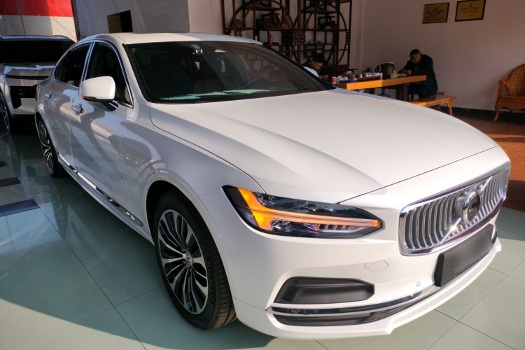 沃尔沃S90 2023款 B5 智逸豪华版车身外观3