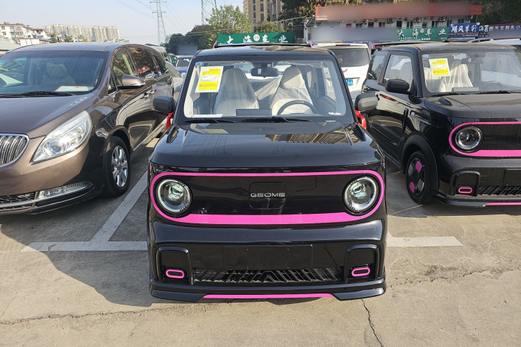 吉利银河 2025款 210km 熊猫卡丁车身外观2