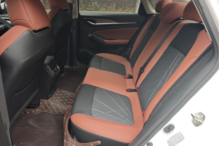 长安 逸动 2023款 畅享版 PLUS 蓝鲸NE 1.4T GDI DCT尊贵版中控内饰7003