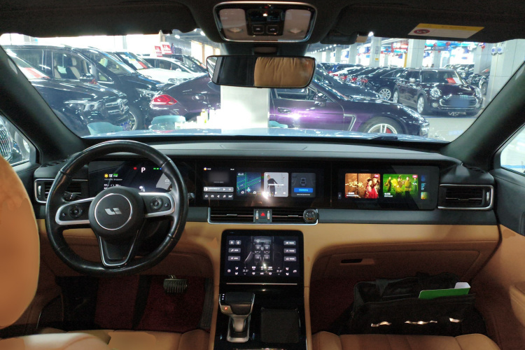 理想汽车 理想ONE 2020款 增程6座版中控内饰12