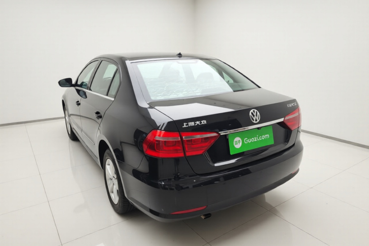 大众 朗逸 2013款 改款经典 1.6L 自动风尚版车身外观5