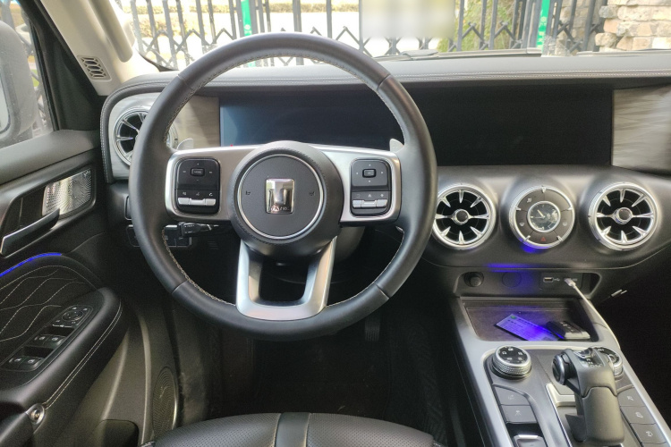 坦克300 2023款 越野版 2.0T 征服者中控内饰13