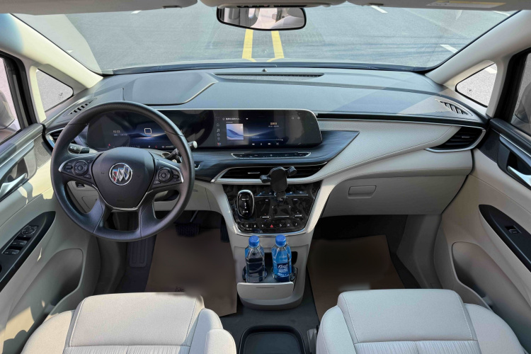 别克GL8 2023款 ES陆尊 舒适型中控内饰7005