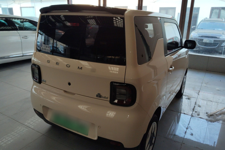 吉利银河 熊猫 2025款 210km 元气熊车身外观7