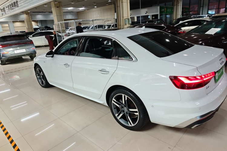 奥迪A4L 2020款 40 TFSI 豪华动感型车身外观6003