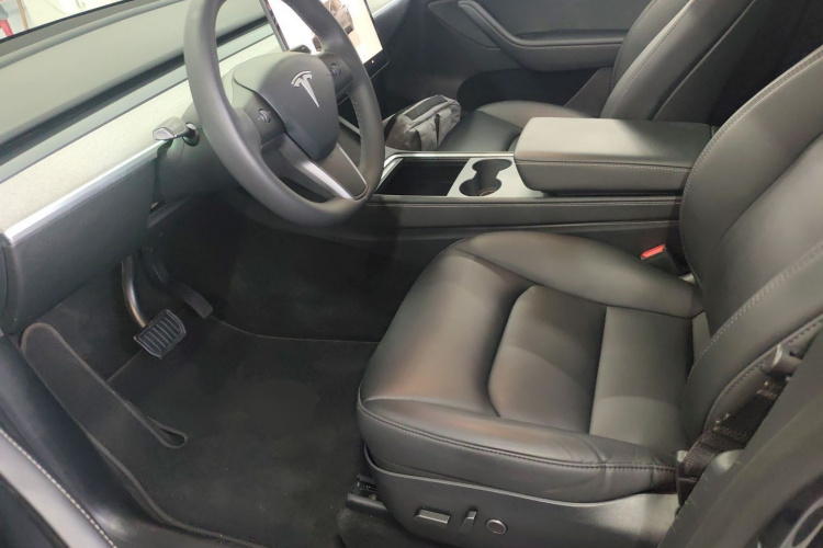 特斯拉 Model Y 2023款 长续航全轮驱动版中控内饰19