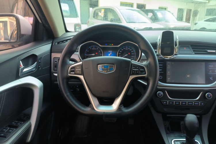 吉利汽车 帝豪 2017款 三厢百万款 1.5L CVT向上互联版中控内饰13