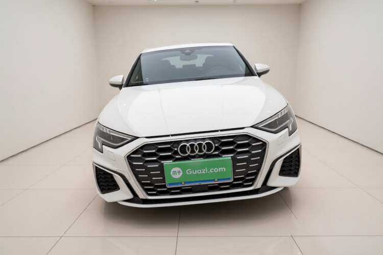 奥迪A3 2021款 Sportback 35 TFSI 进取运动型车身外观2