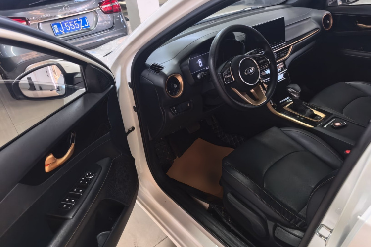 起亚K3 2019款 1.5L CVT智享互联版中控内饰20