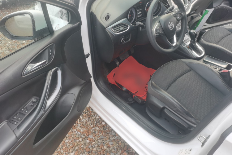 别克 威朗 2016款 两厢 15S 自动领先型中控内饰7003