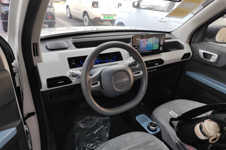 吉利银河 2024款 熊猫mini 200km 耐力熊中控内饰12