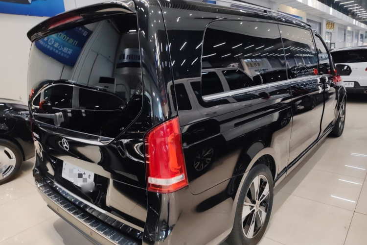 奔驰V级 2020款 V 260 L 长轴距豪华版车身外观7