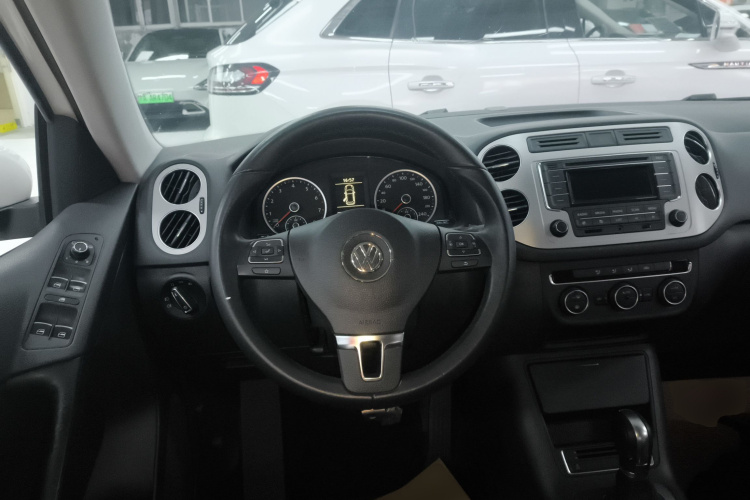 大众 途观 2013款 1.8TSI 自动两驱舒适版中控内饰13