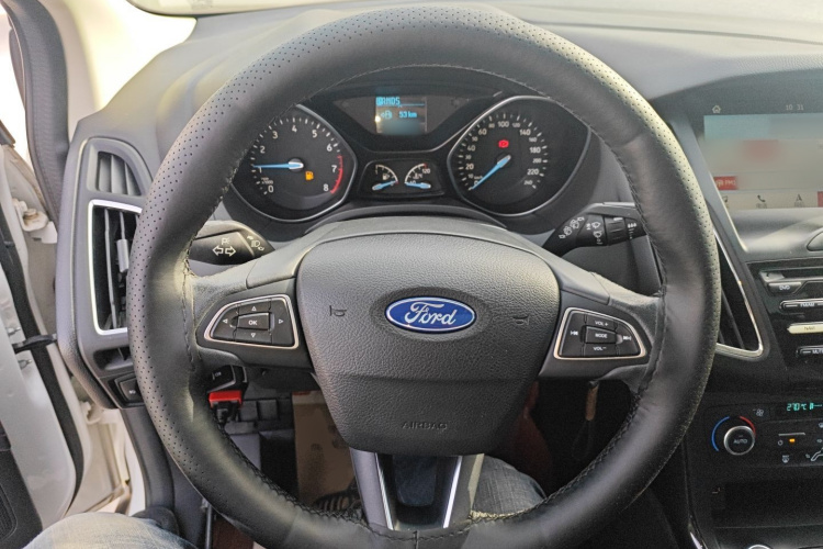 福特 福克斯 2017款 两厢 1.6L 自动风尚型智行版中控内饰13