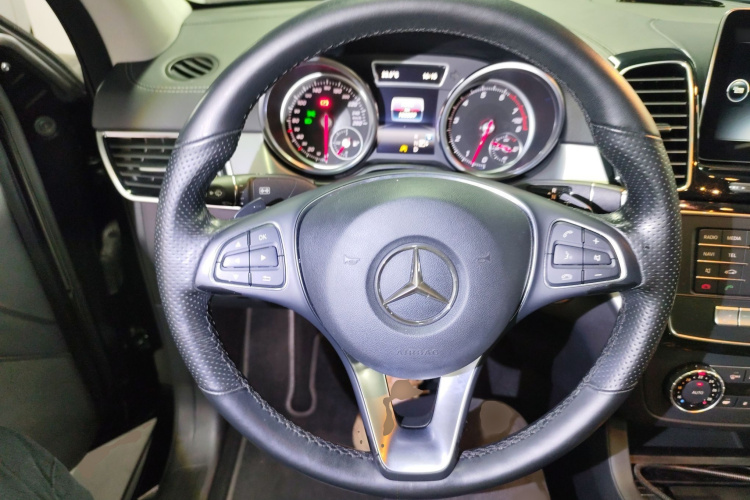 奔驰GLE轿跑 2015款 GLE 320 4MATIC 轿跑SUV局部细节13