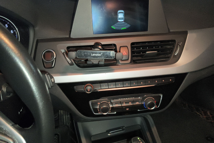 宝马1系 2018款 118i 时尚型局部细节16