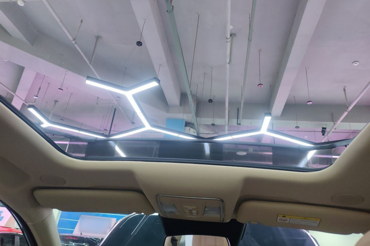 蓝电E5 PLUS 2025款 120km 标准旅行定制版 7座局部细节22