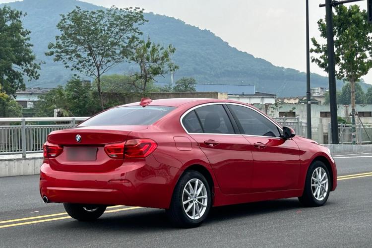 宝马1系 2018款 118i 时尚型车身外观6005