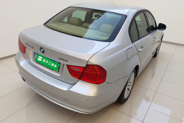 宝马3系 2009款 318i 领先型车身外观7