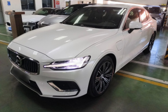 沃尔沃S60新能源 2021款 T8 E驱混动 四驱智逸豪华版