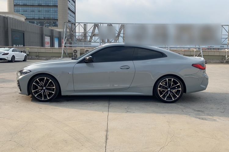 宝马4系 2023款 430i M运动曜夜套装车身外观6008