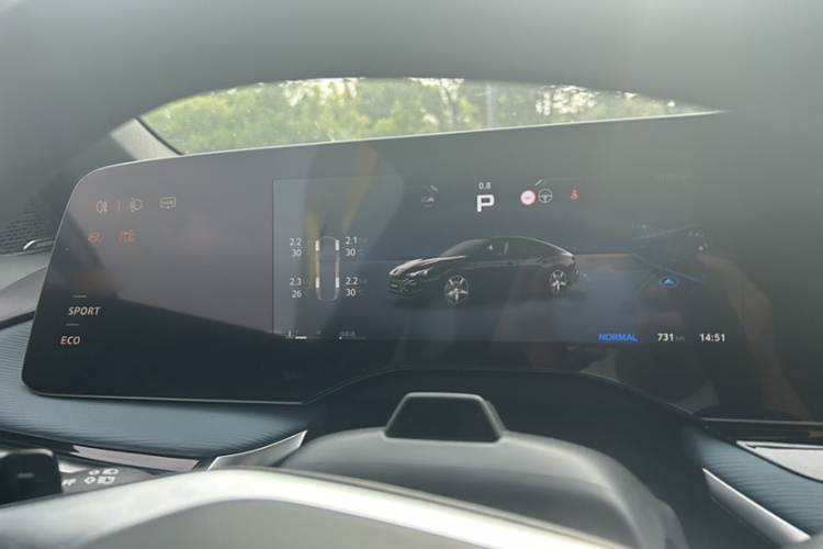 名爵 MG7 2023款 2.0T 自动Trophy+激擎耀世版中控内饰7014