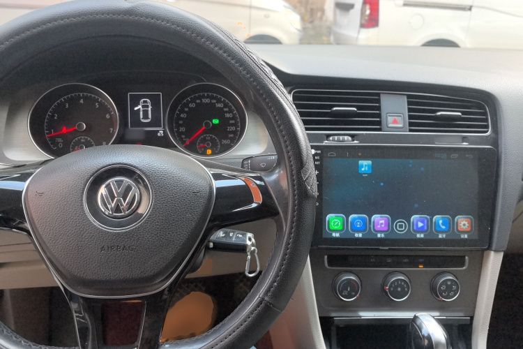 大众 高尔夫 2016款 1.6L 自动舒适型中控内饰12