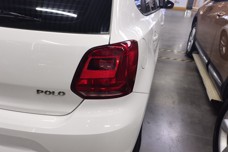 大众 Polo 2016款 1.4L 自动风尚型车身外观9